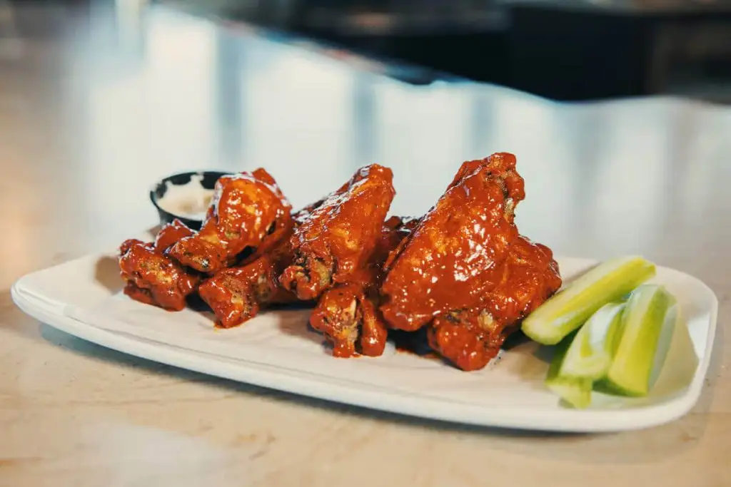 Classic Chicken Wings, what to eat in Tinman Social