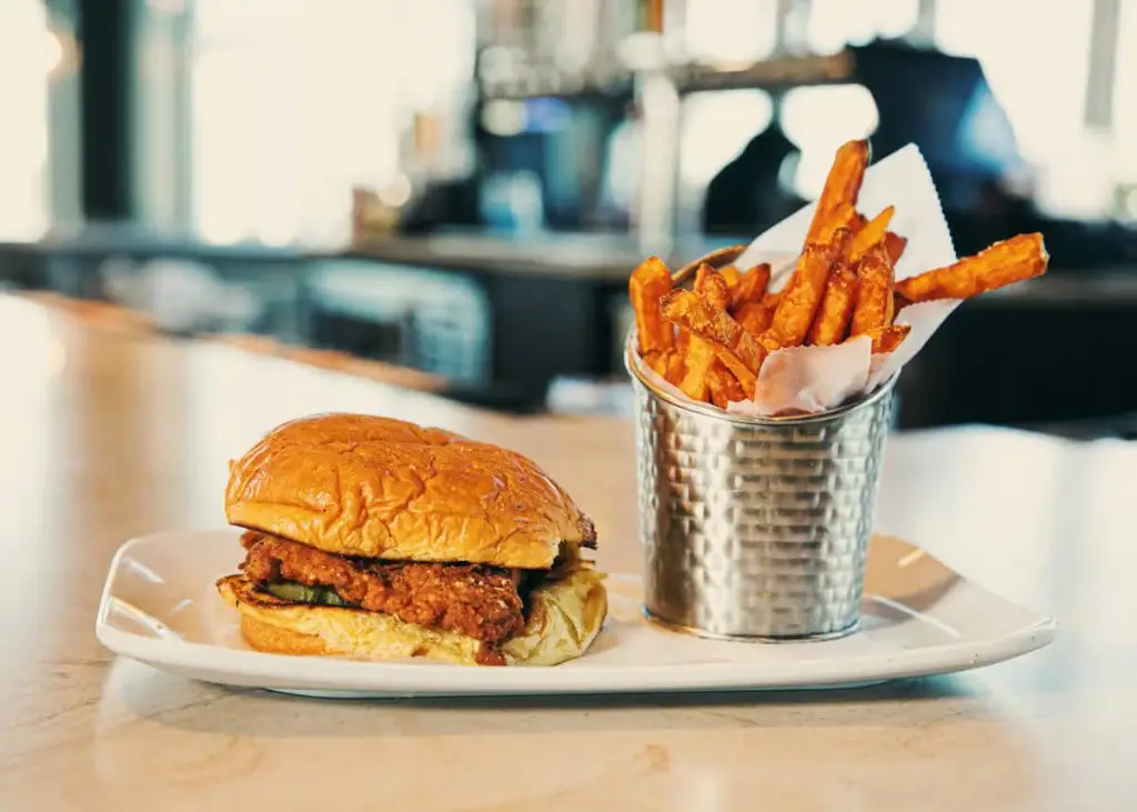 Fried Chicken Sandwich, what to eat in Tinman Social