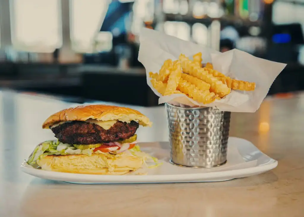 House Burger, what to eat in Tinman Social